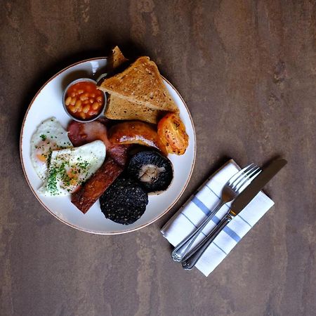 The Old Crown Coaching Inn 스윈던 외부 사진