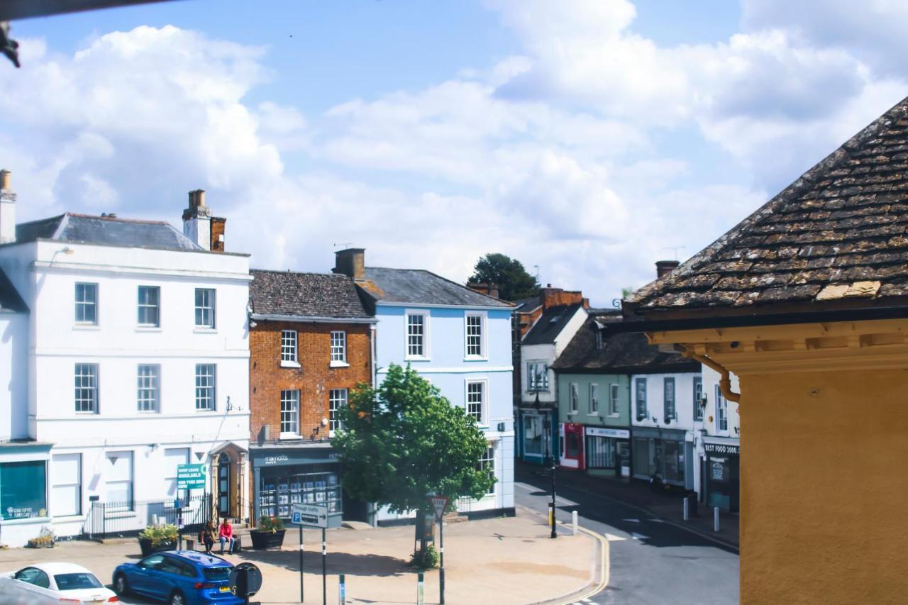 The Old Crown Coaching Inn 스윈던 외부 사진