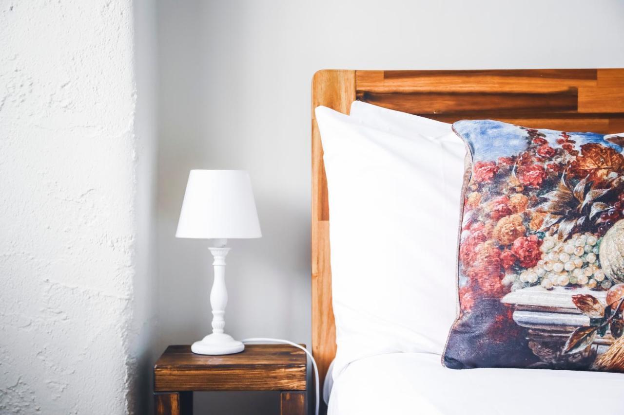 The Old Crown Coaching Inn 스윈던 외부 사진