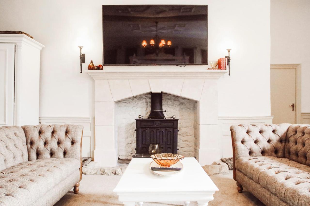 The Old Crown Coaching Inn 스윈던 외부 사진