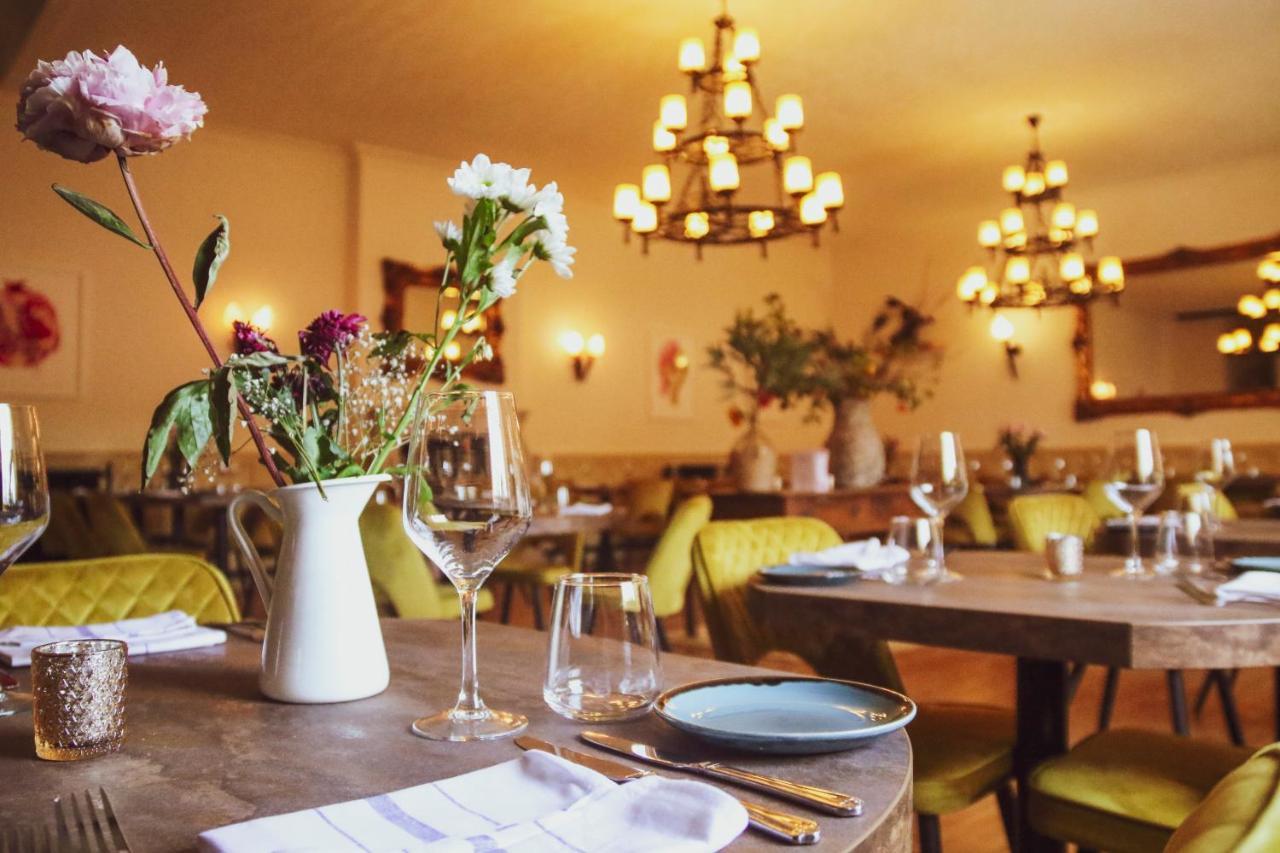 The Old Crown Coaching Inn 스윈던 외부 사진