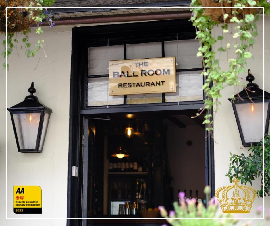 The Old Crown Coaching Inn 스윈던 외부 사진
